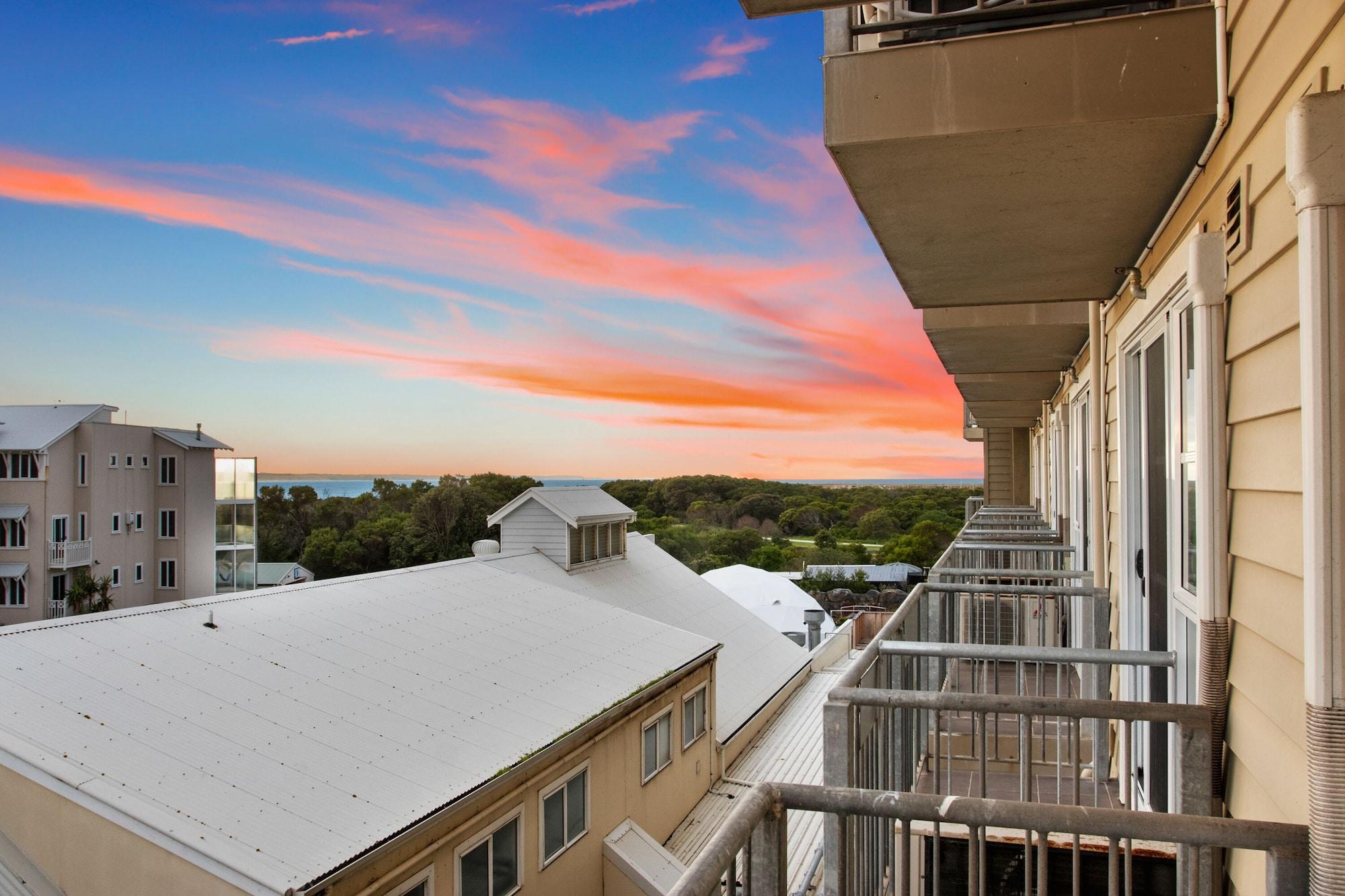 Deep Blue Hotel & Hot Springs Warrnambool Exterior photo